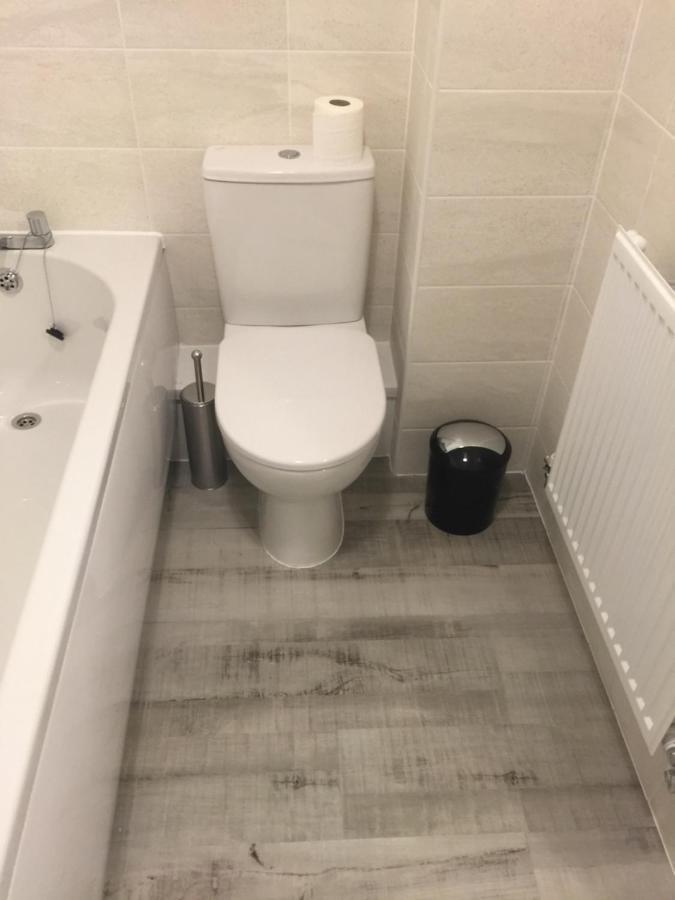 Raphael Heights Apartment Нюпорт Екстериор снимка