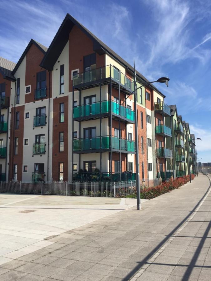 Raphael Heights Apartment Нюпорт Екстериор снимка