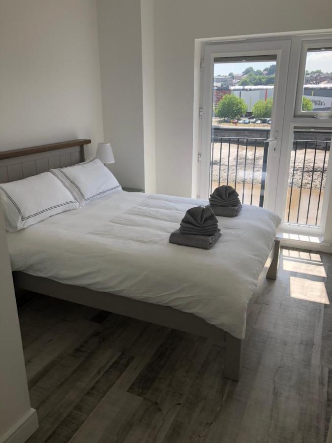 Raphael Heights Apartment Нюпорт Екстериор снимка
