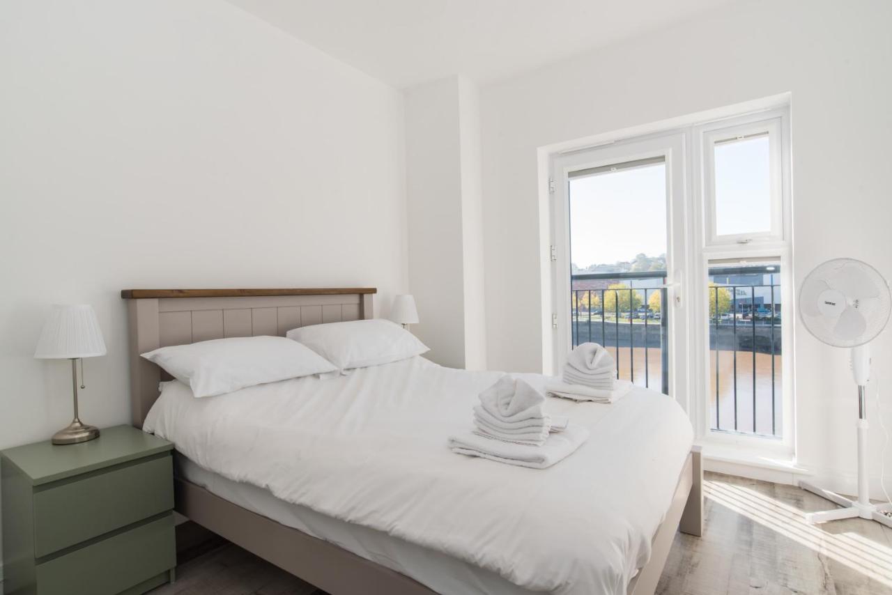 Raphael Heights Apartment Нюпорт Екстериор снимка