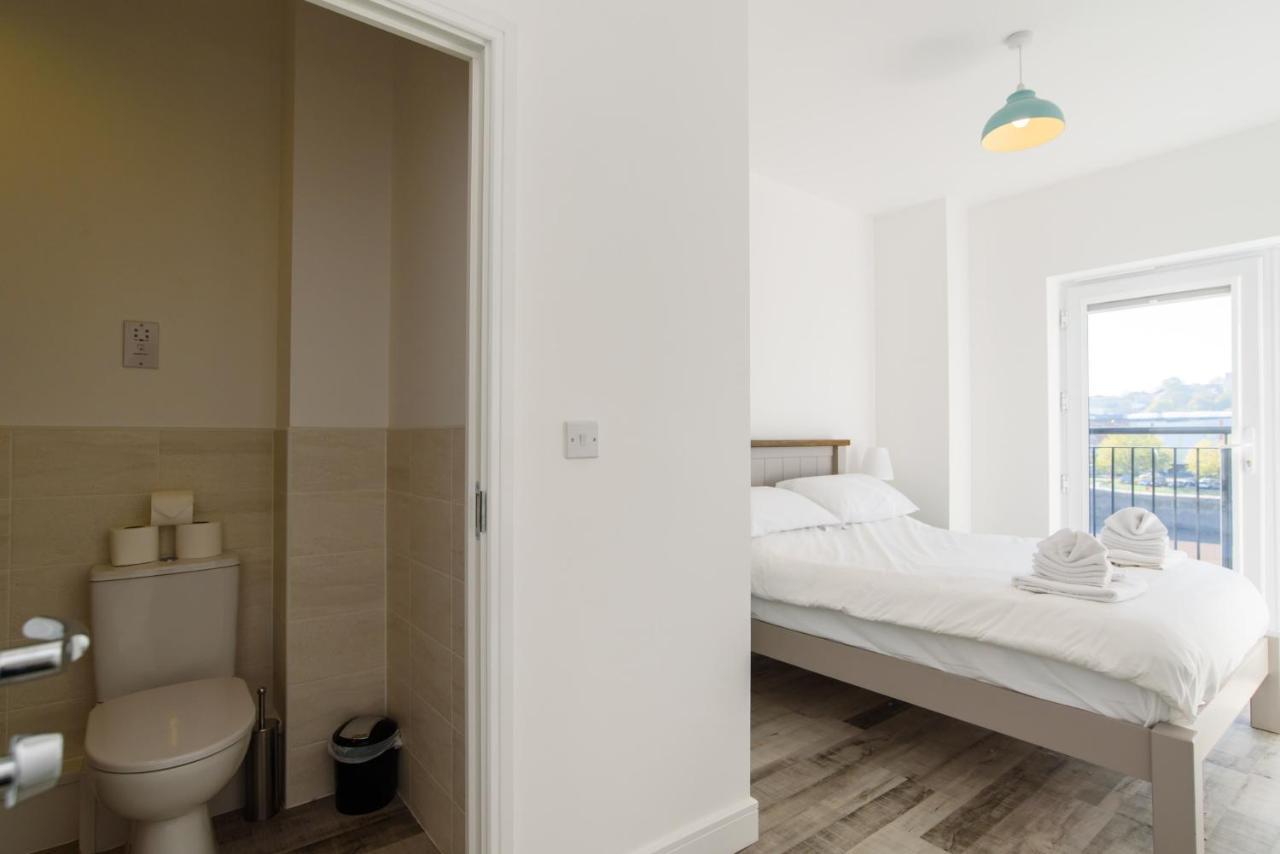 Raphael Heights Apartment Нюпорт Екстериор снимка