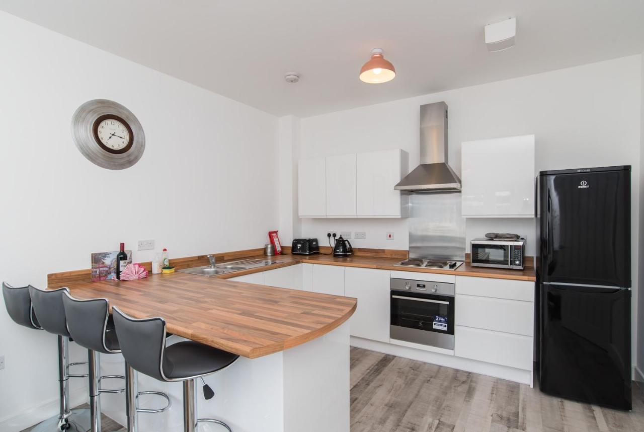 Raphael Heights Apartment Нюпорт Екстериор снимка